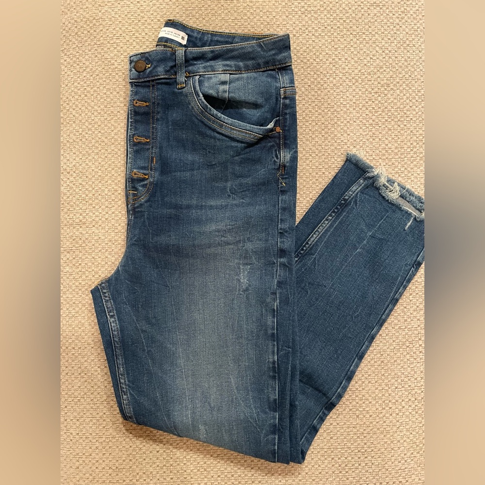 ZARA HIGH RISE SKINNY DISTRESSED DENIM (new with tags)